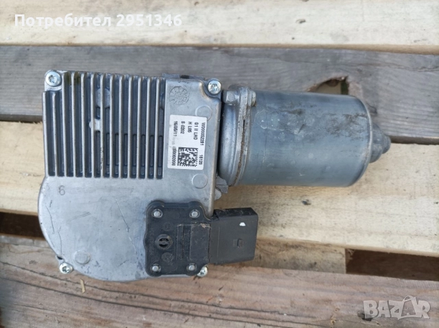 Моторче предни чистачки Porsche Panamera 97062410505, снимка 2 - Части - 52339951