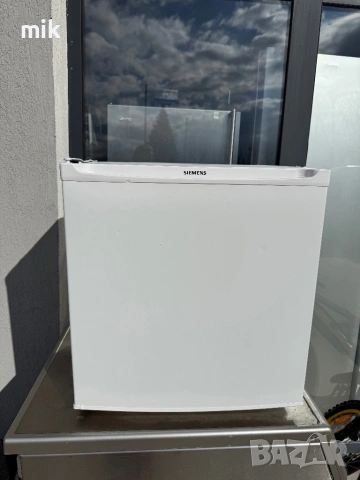 Мини фризер Сименс 52 см