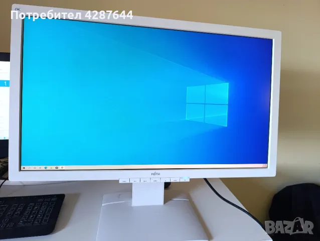 Професионален 27" Монитор Fujitsu P27T-6 със IPS Матрица !, снимка 2 - Монитори - 47821060