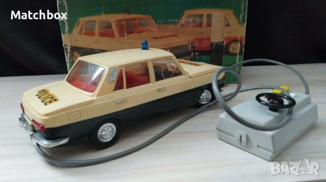  WARTBURG 353 DDR GDR PIKO ANKER 1/15, снимка 5 - Колекции - 45433762