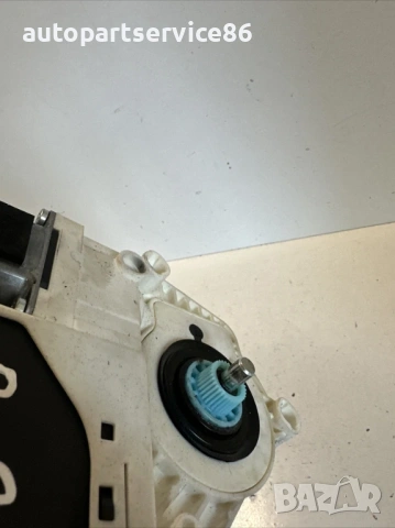 Мотор за преден десен прозорец за Volvo C70 Convertible (2008) 31276435, снимка 2 - Части - 54145264