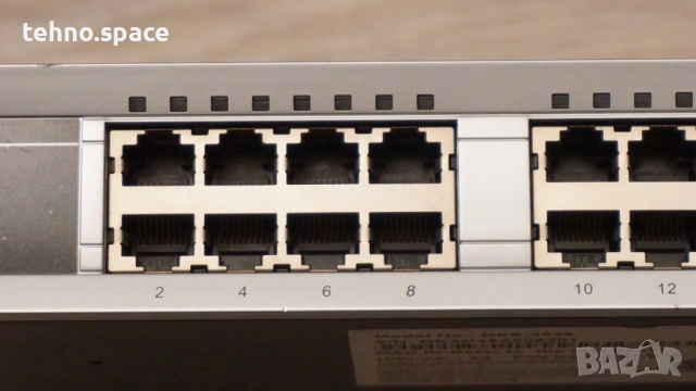D-Link Des-3526 Мрежов слитер, снимка 3 - Мрежови адаптери - 52416415