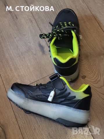 Светещи кънки маратонки с две колела Sport, снимка 4 - Детски маратонки - 52353695