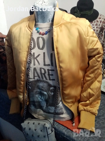 Дамски златен бомбър М#, снимка 4 - Якета - 53497433