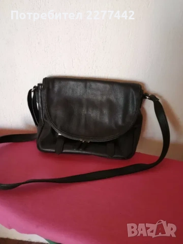 Дамска чанта, снимка 3 - Чанти - 53627436