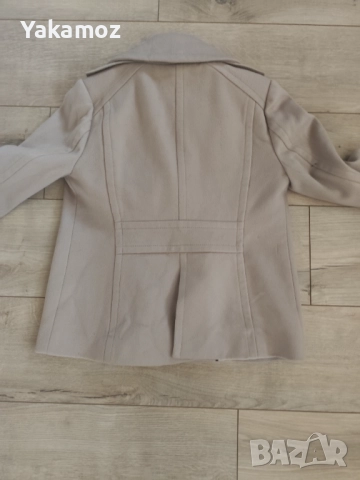 Дамско късо палто , снимка 2 - Палта, манта - 52621771