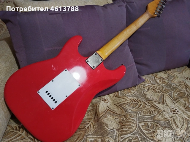 Електрическа китара с мейпъл гриф, снимка 8 - Китари - 52857909