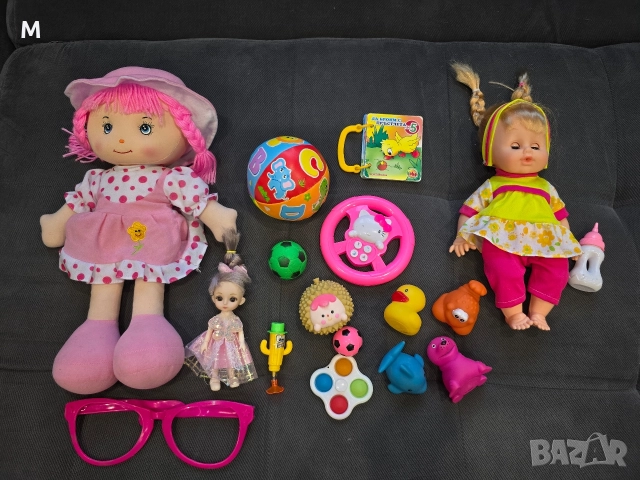 Лот от играчки за момиче