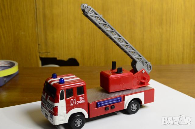 Пожарна количка, снимка 8 - Коли, камиони, мотори, писти - 45344495