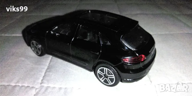 Bburago Porsche Macan 1:43, снимка 3 - Колекции - 47623284