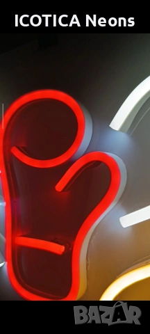 🥊 LED Неонова Червена Ръкавица с Бели и Жълти Крила | ICOTICA, снимка 3 - Лед осветление - 53513142