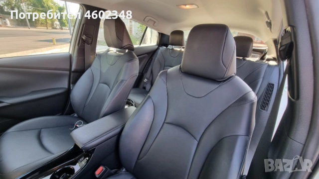 Toyota Prius 1.8 Plug in, снимка 10 - Автомобили и джипове - 51801748
