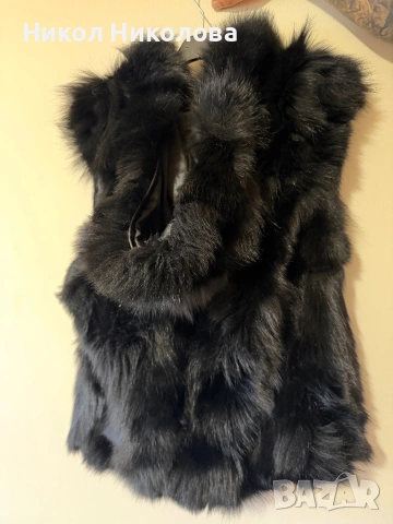 Елек естествен косъм с качулка, снимка 2 - Елеци - 53409985