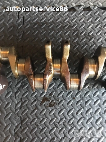 Колянов вал за Mercedes C-Class W203 180 Бензин R111 (2003) 11121, снимка 2 - Части - 54214422