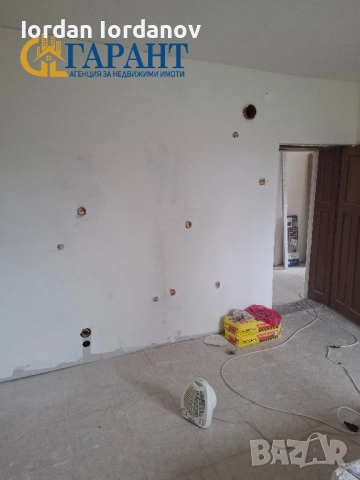 Продава се къща в с. Кошарите, Община Радомир , снимка 13 - Къщи - 52379445