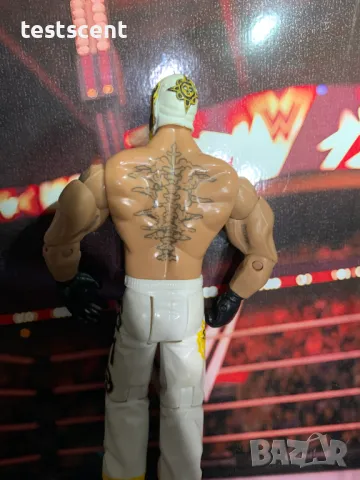 Екшън фигура WWE Rey Mysterio Рей Мистерио 2003 White Jakks Pacific USA figure играчка, снимка 9 - Колекции - 49150786