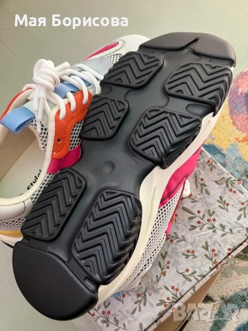 Ефектни нови маратонки, снимка 4 - Маратонки - 53106155