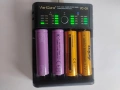 Универсално зарядно VariCore VCQ4 3.7V Lithium 18650 26650 21700 18500 18350 1.2V NI-MH Ni-Cd AA AAA, снимка 8