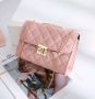 Розова,синя,бяла,лилава или черна модерна дамска чантичка , снимка 1 - Чанти - 45543527