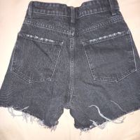 Къси дънкови панталони на zara, снимка 2 - Къси панталони и бермуди - 45752395