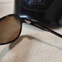 слънчеви очила Fendi повече от перфектни, снимка 2 - Слънчеви и диоптрични очила - 45137123