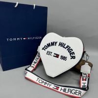 Дамски чанти Tommy Hilfiger - три цвята - 48 лв., снимка 1 - Чанти - 45262882
