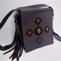 Стара българска кожена чанта с велурена декорация и камъни, снимка 1 - Чанти - 45157744