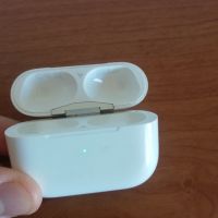 Apple Airpods Pro А2190 зарядна кутия, снимка 3 - Безжични слушалки - 44996933