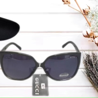 Gucci sunglasses комплект дамски слънчеви очила , снимка 1 - Слънчеви и диоптрични очила - 44985002