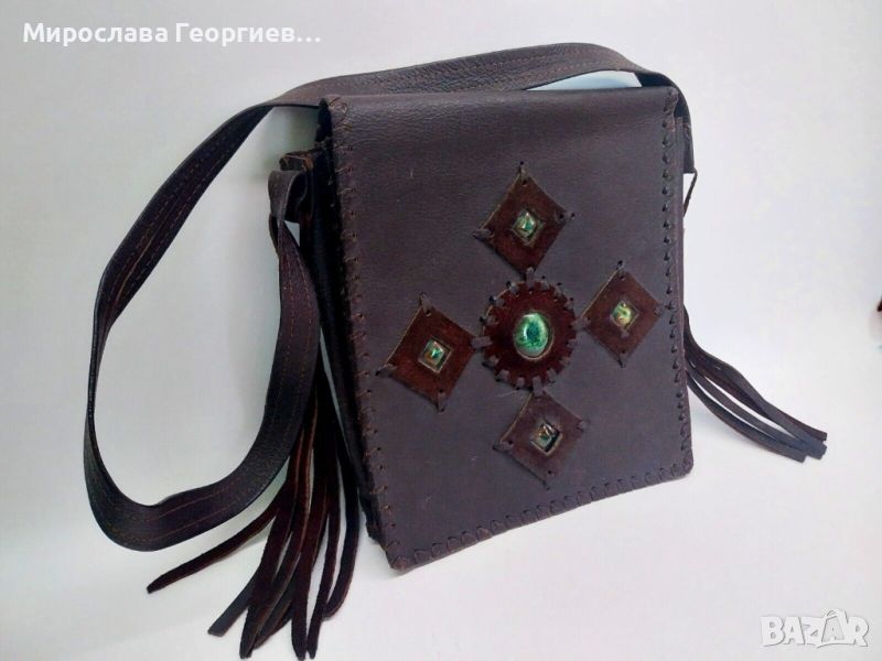 Стара българска кожена чанта с велурена декорация и камъни, снимка 1