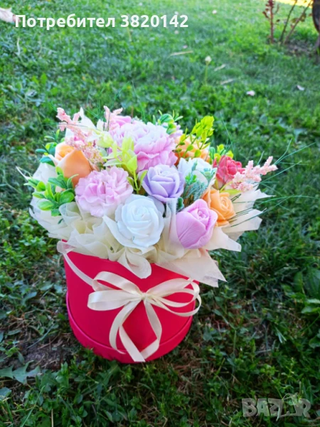 Подаръчна кутия с вечни ароматни цветя , снимка 1