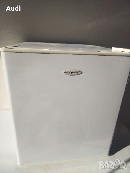 Компресорен хладилник с малка фризерна камера  мини бар EXQUIZIT с обем 49 литра, снимка 1
