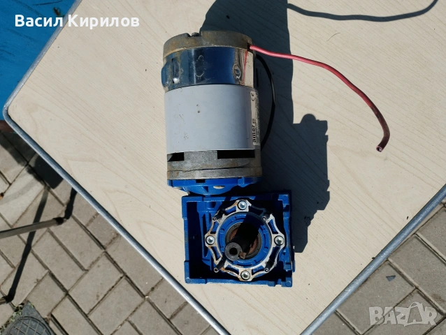 Редуктор мотор 1 към 10 Италиански 24 волта 