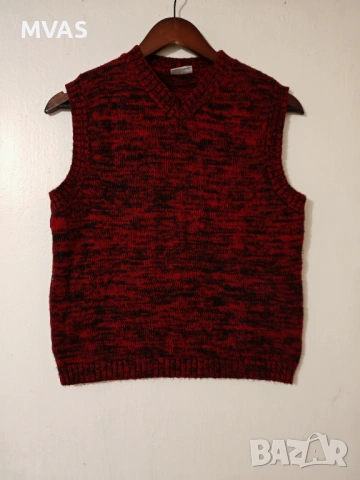 Нов дамски червен плетен елек S размер