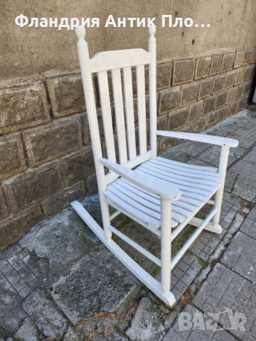 Класически дървен бял люлеещ стол, снимка 3 - Столове - 46362208