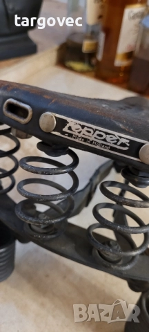 уникална старинна мотоциклетна седалка с пружини, снимка 3 - Части за велосипеди - 52139014