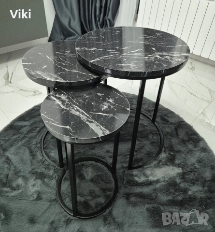 Чисто нова черна холна маса