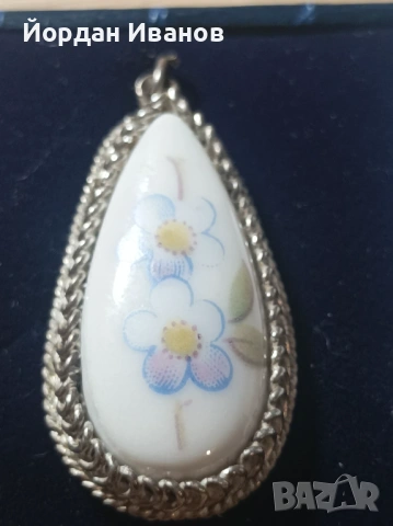 Сребърна висулка с порцелан