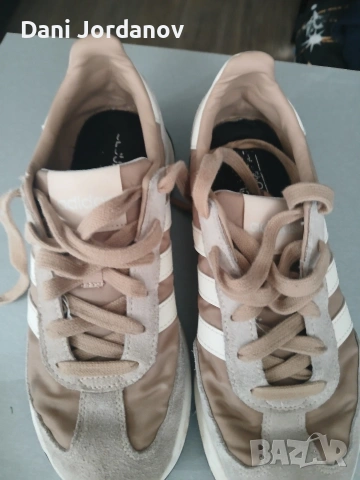 Дамски маратонки Адидас, снимка 2 - Маратонки - 53790468