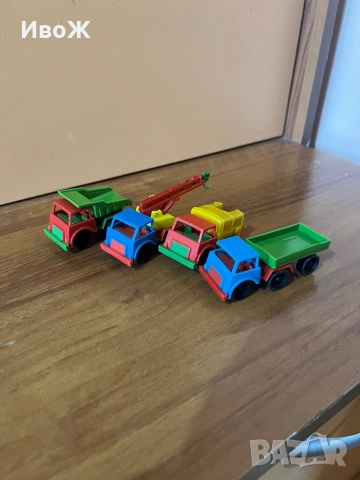 Стари пластмасови играчки