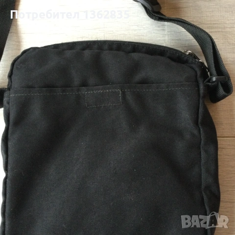 оригинална мъжка черна маркова чанта за през рамо EASTPAK от САЩ, снимка 7 - Чанти - 54039411