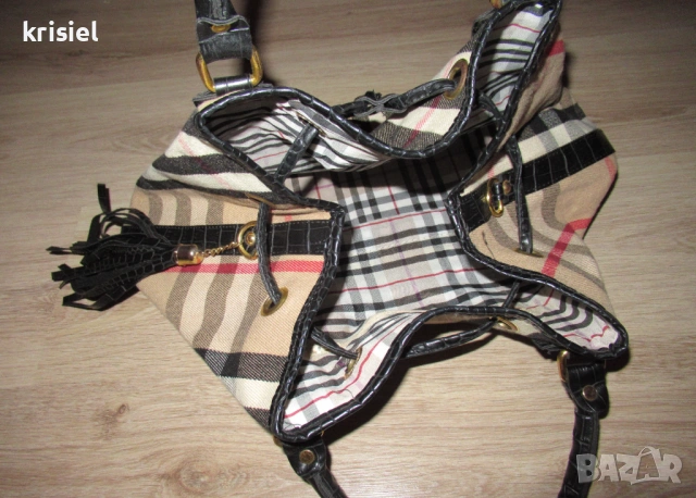 Burberry Дамска Чанта, снимка 5 - Чанти - 53958704