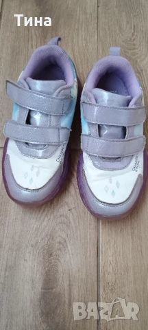 Светещи маратонки Frozen, снимка 2 - Детски маратонки - 51490712