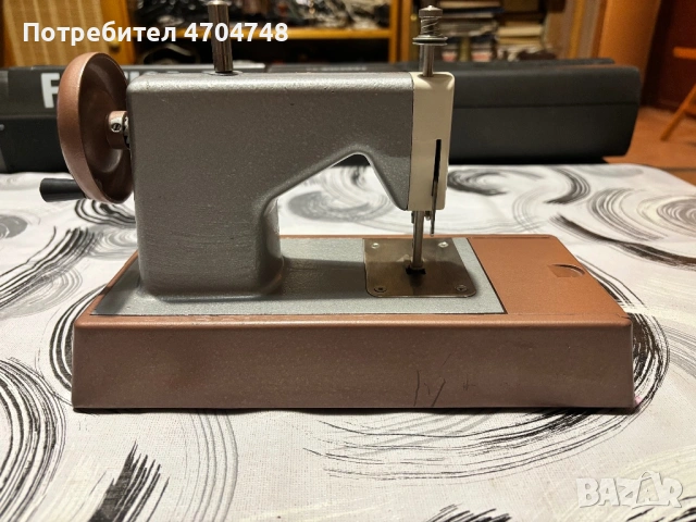 Руска детска шевна машина , снимка 5 - Антикварни и старинни предмети - 53058101