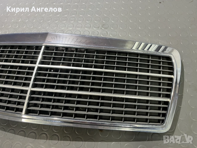 Решетката на предния капак за Mercedes E-class W210, снимка 3 - Части - 53757741