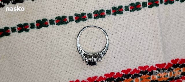 Дамски пръстен с циркони, снимка 8 - Антикварни и старинни предмети - 46410326
