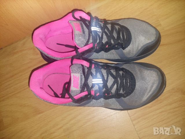 Дамски маратонки Nike 38.5, снимка 6 - Маратонки - 46265061
