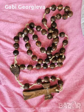 Старинна дървена ръчно правена броеница с кръст 160см.