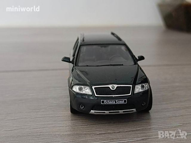 Skoda Octavia Combi Scout - мащаб 1:43 на Abrex моделът е нов в PVC дисплей-кейс, снимка 7 - Колекции - 46322006