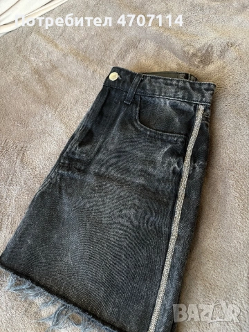 Дамска къса пола на марката Stadivarius